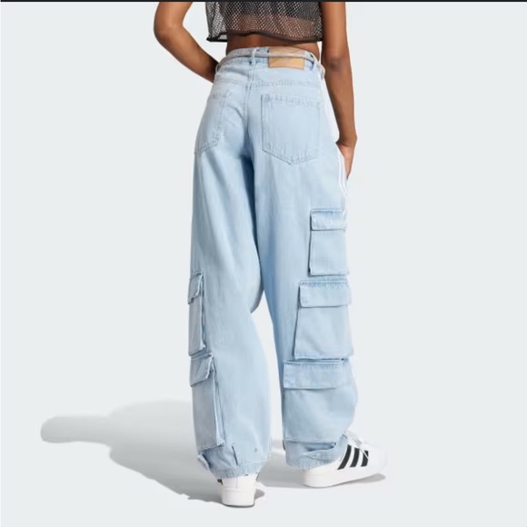 ✨Host pick✨Adidas Light Blue Cargo Pants - Picture 3 of 8